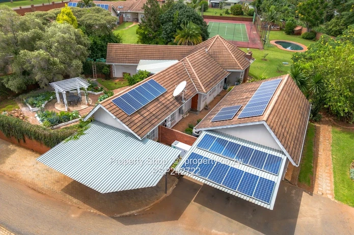 Modern 3 Bedroom Home in Exclusive 6 Unit Complex