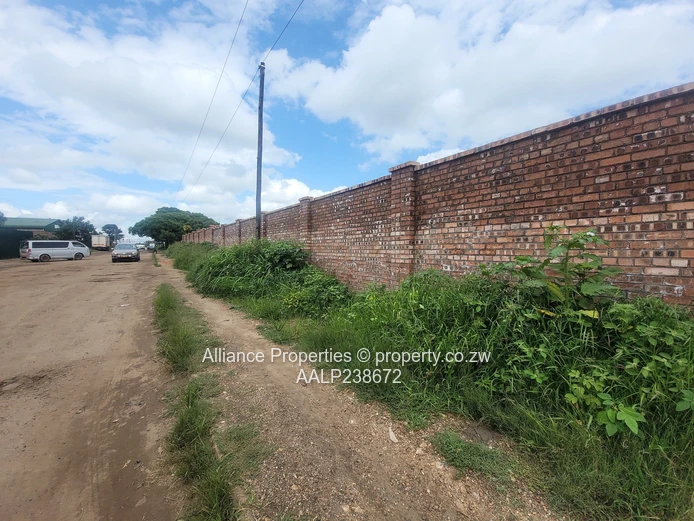 A magnificent Commercial Property with two road frontages. (Sole Mandate)