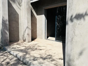 2 Bedroom Flat & Apartment