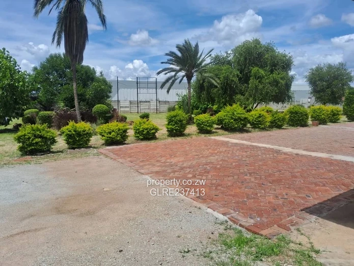 Mt Pleasant 5 Bed Offices along harare drive 