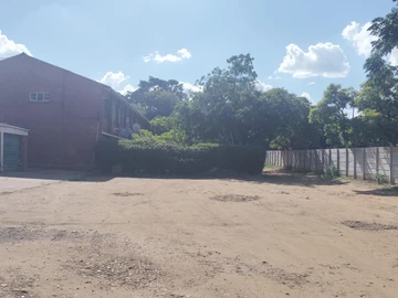 2 Bedroom Flat & Apartment