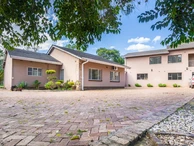 Stylish Family Home in Colne Valley!