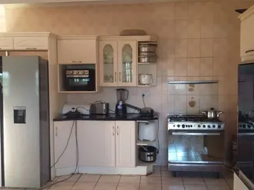 6 Bedroom House