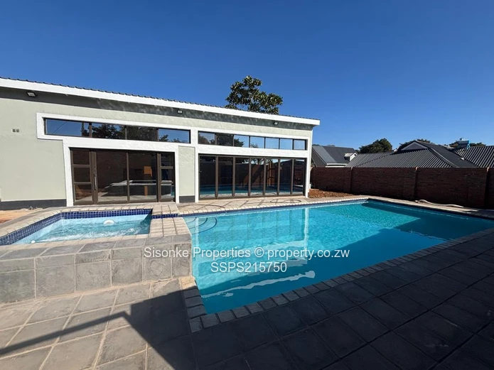 Luxurious 4-Bed House in Hogerty Hill with a club house and swimming pool