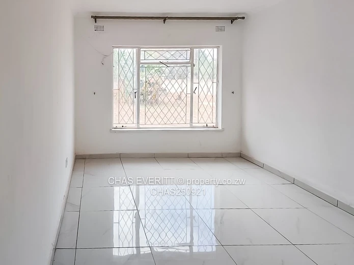 Three Bedroomed Cottage In Meyrick Park 