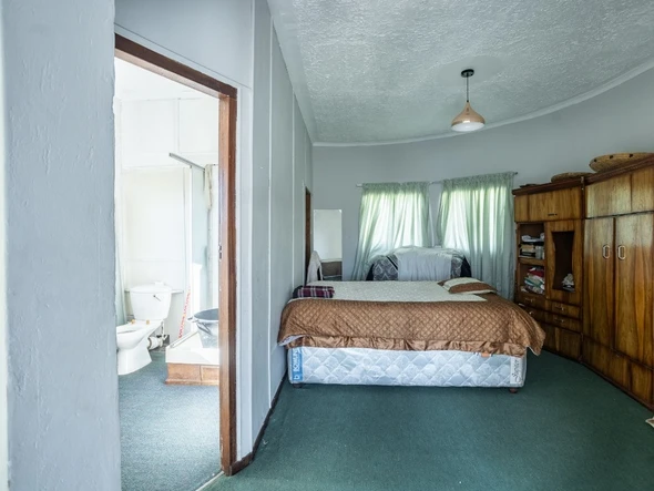 Farm & Agricultural Land