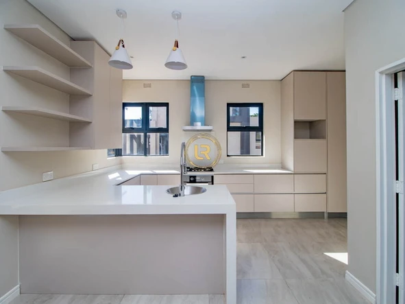 4 Bedroom Flat & Apartment