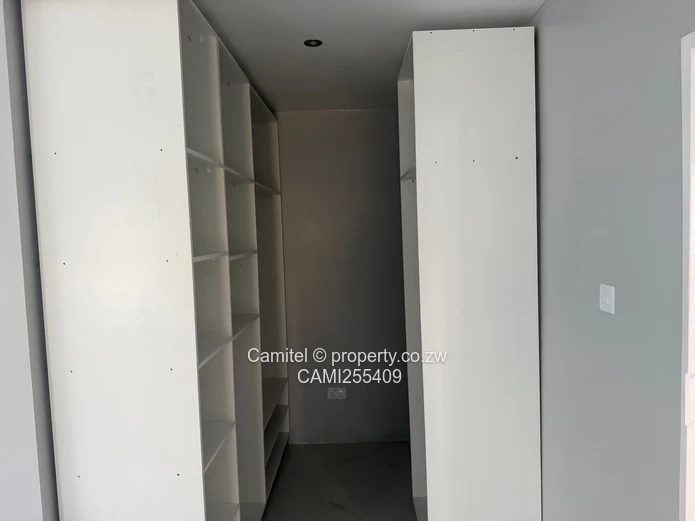 Arlington Newly Buid4-Bed Townhouse Complex — Secure, Solar & Garden