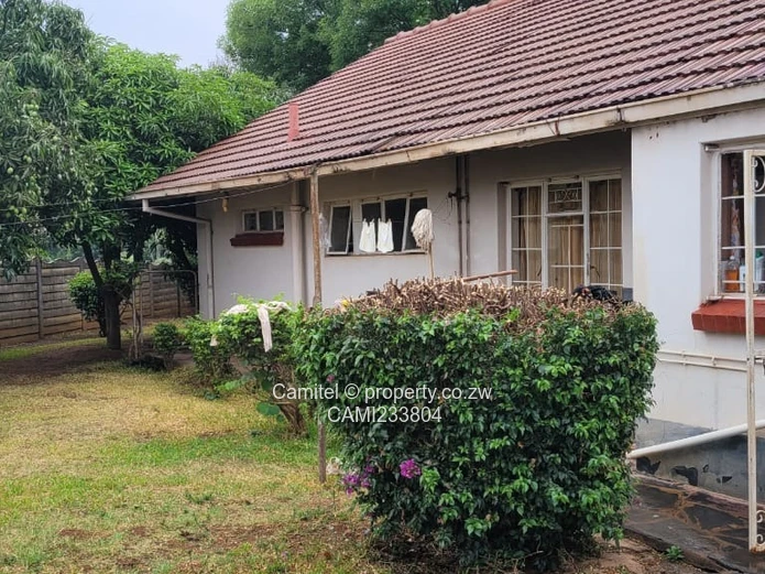 3-Bed House in Mabelreign vlean deed on 925sqm — Garage, Garden & Staff
