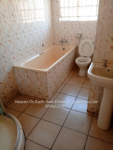 Cluster home to let  (Sole Mandate)