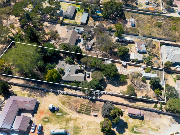 Spacious Family Property with Extensive Features for Sale in Waterfalls (Sole Mandate)