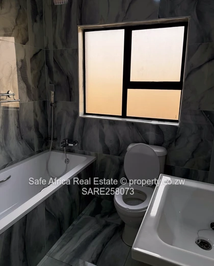 Modern 3-bedroom house in Rainham Gated Community $95 000