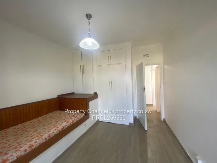 Avondale - Spacious 3-Beds Duplex Garden Flat In a Well Secured Block