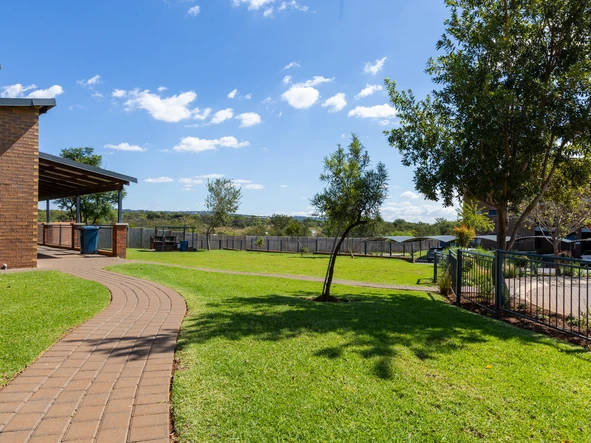 2 Bedroom Flat & Apartment