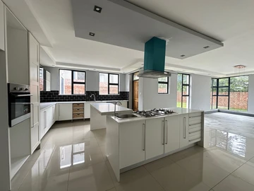 3 Bedroom Garden Flat