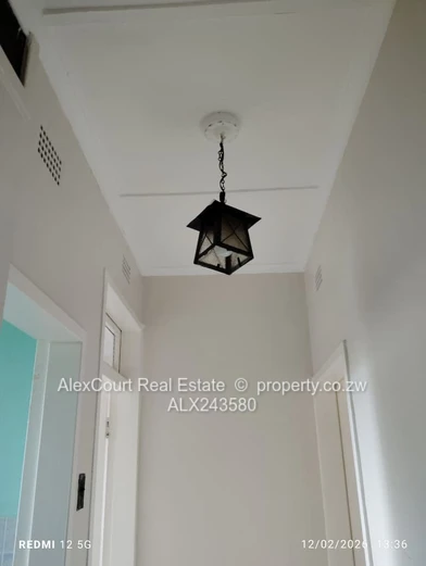 WELL MAiNTANED FLAT IN A PRIME LOCATION