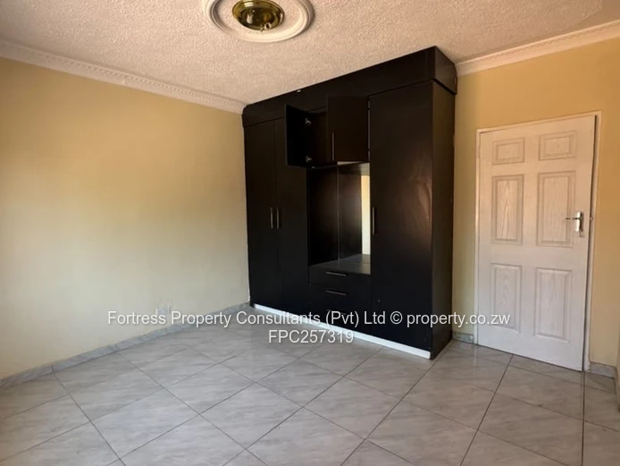 5-Bed House for Rent in Westgate