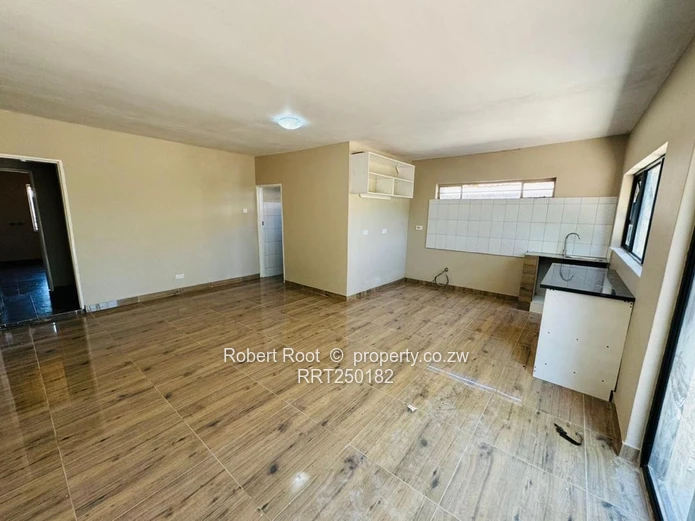 HOUSE FOR SALE in WATERFALLS PROSPECT (IDEAL FOR INVESTMENT) - TAKING NOSTRO