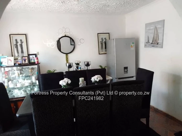 Brick 3-Bed Home in Mainway Meadows — Garage, Water Tank