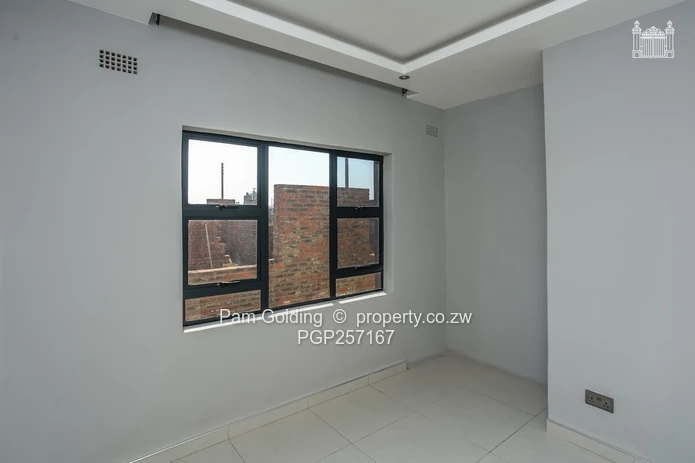 Move in ready 3-Bed Home in Rainham Park Gated Community