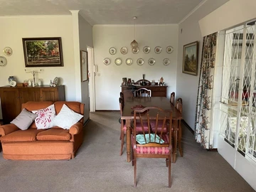 2 Bedroom Flat & Apartment