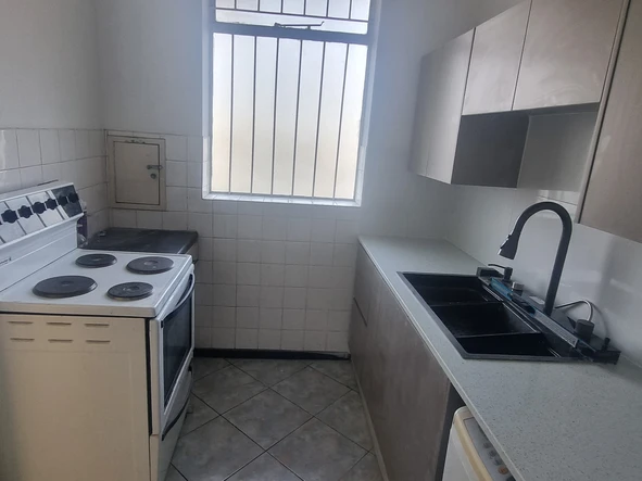 2 Bedroom Flat & Apartment