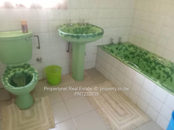 Neat family home to let!!!