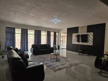6 Bedroom House