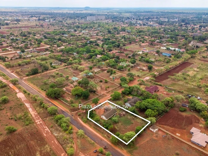 Spacious 4-Bedroom Home on 3045sqm in Chegutu Low-Density – Sykes Street