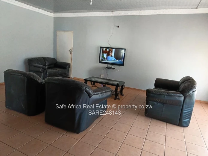 Waterfalls Mainway Meadows – Elegant 3-Bedroom Family Home for Sale