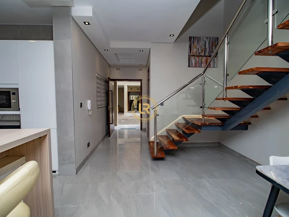 3 Bedroom Flat & Apartment