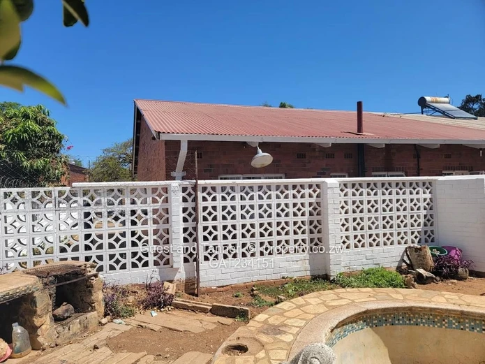 Charming 3-Bedroom House with Servants Quarters for sale in Paddonhurst near Bulawayo 