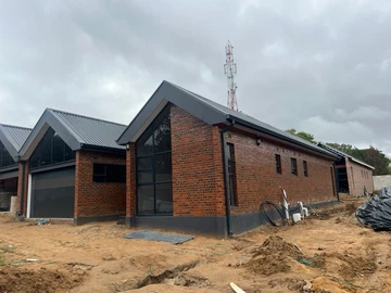 3 Bedroom Flat & Apartment