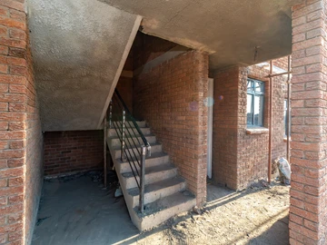 2 Bedroom Flat & Apartment