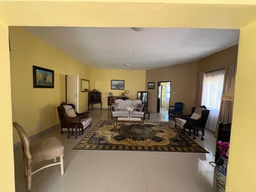 3 Bedroom Flat & Apartment