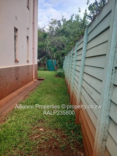 Spacious Simplex 2-Bedroom Flat with Garage & Playground Access