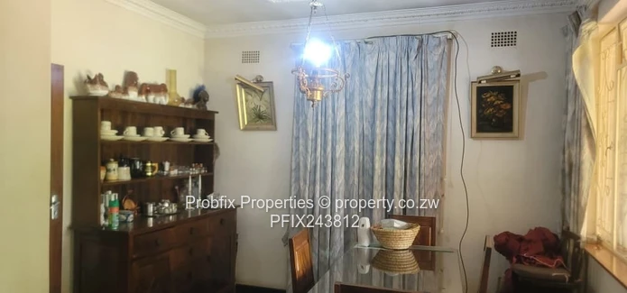  Spacious Family Home with Guest Wing & Cottage | Hatfield North