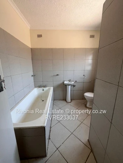 Charming house large land ideal for redevelopment 