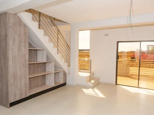 2 Bedroom Flat & Apartment