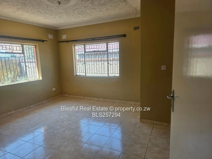 3 Bedroom house for rent in Zimre park