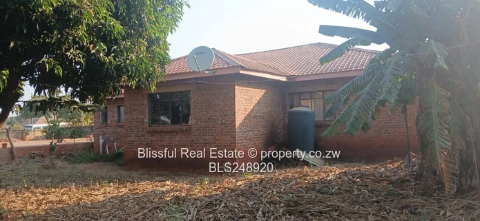 incomplete 5 bedroom house for sale in Tynwald 