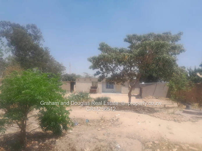 Apsley Park - Harare South stand for sale