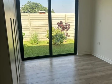 3 Bedroom Flat & Apartment