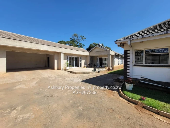 Well Loved Spacious Family Home in A Remarkable Neighbourhood (Sole Mandate)