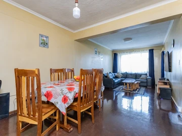 2 Bedroom Flat & Apartment