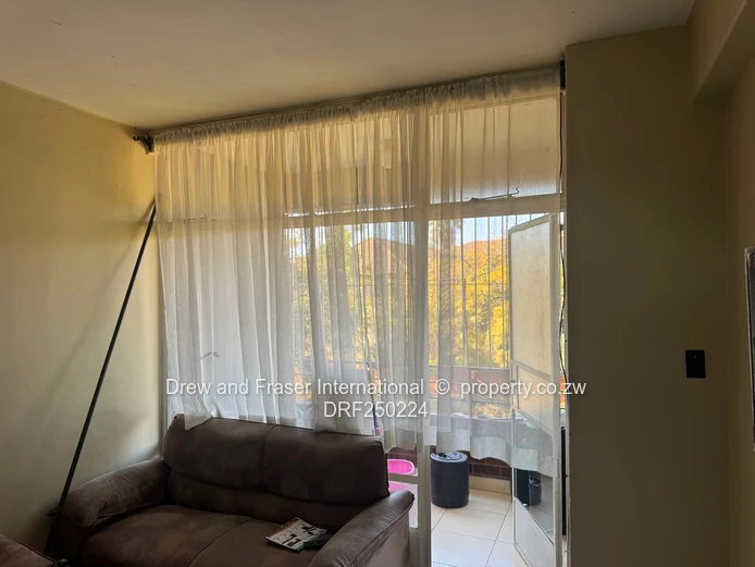 1-Bed Flat at The Rembrandt, Avenues - Borehole & Parking