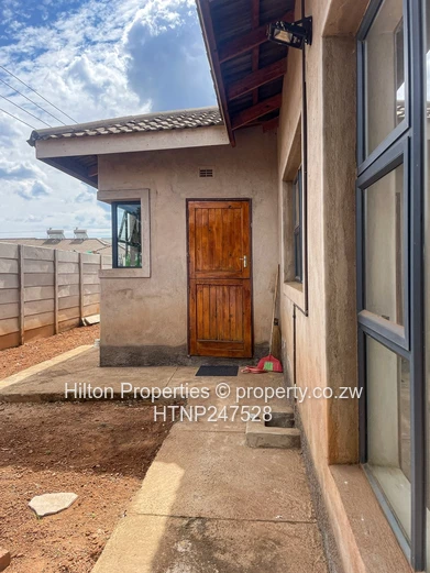 Spacious 4-Bed Home with Solar & Garage in Haydon Park