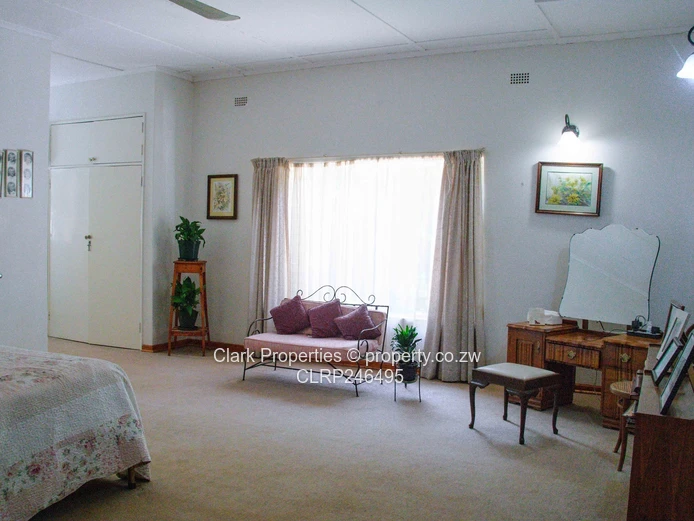 Secure Family Home On 4,090m²