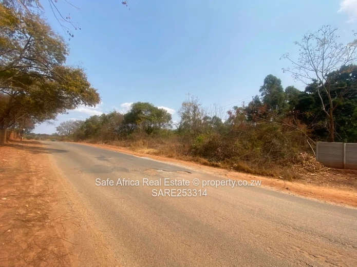 43 Hectares Borrowdale Brooke- Crowhill Road Frontage Plot For Sale