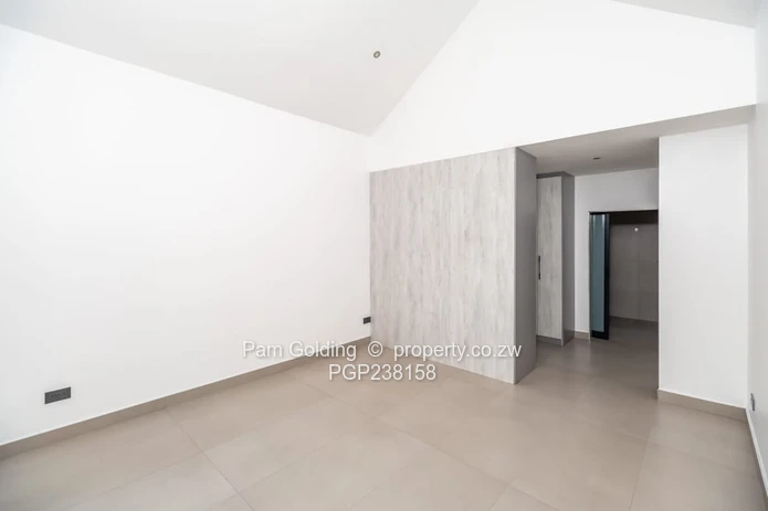 Modern Living in Secure Complex (Sole Mandate)